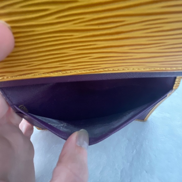 Louis Vuitton Yellow Epi Wallet - Picture 9 of 16